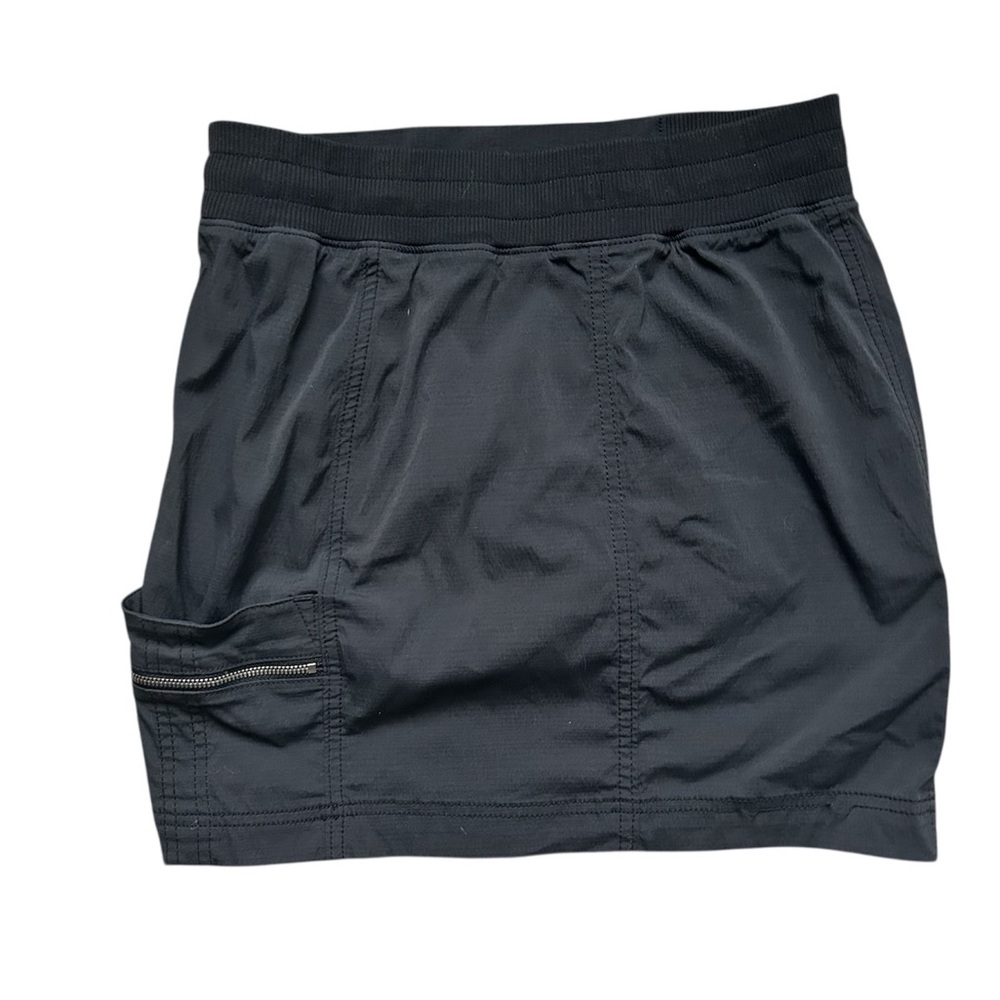 Athleta nylon shell black skort with zippered side pockets size 4/fits 2 - Picture 3 of 7